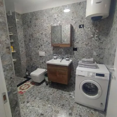 #1 Modern 1br With Balcony In Up-and-coming Hip Area Apartment